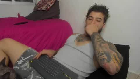 Nei turn green online show from 02/23/25, 11:04