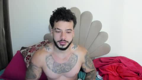 Nei turn green online show from 09/29/25, 12:27