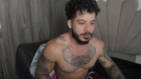 Nei turn green online show from 12/21/25, 12:23