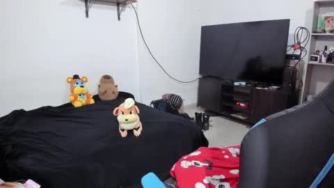 Snapshot of neeko_lol_ chatting on 01/19/26, 04:11 Geek Nicole im Neeko UwU online show from 01/19/26, 04:11