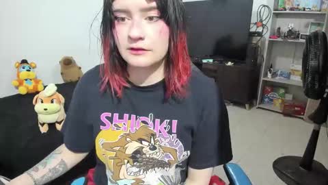 Snapshot of neeko_lol_ chatting on 02/04/26, 12:22 Geek Nicole im Neeko UwU online show from 02/04/26, 12:22