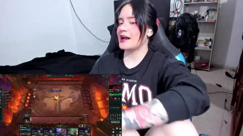 Snapshot of neeko_lol_ chatting on 03/01/26, 01:51 Geek Nicole im Neeko UwU online show from 03/01/26, 01:51