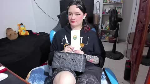 Geek Nicole    im Neeko UwU online show from 05/04/26, 09:55