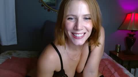 Snapshot of neemcream chatting on 02/17/25, 11:42 JenniferJen online show from 02/17/25, 11:42