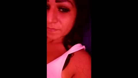 Snapshot of neesi_romero chatting on 04/27/26, 04:21 neesi_romero online show from 04/27/26, 04:21
