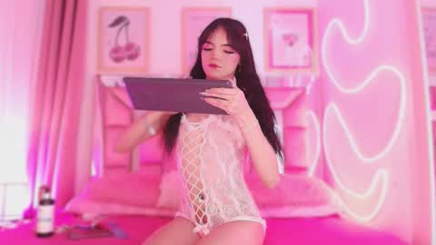 nefera_nox online show from 12/18/25, 03:45