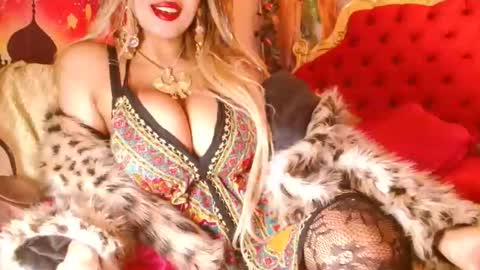 nefertari8 online show from 06/11/26, 03:15