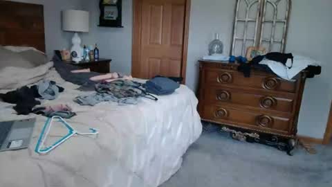 NEIGHBORGUY4U online show from 06/26/26, 09:08