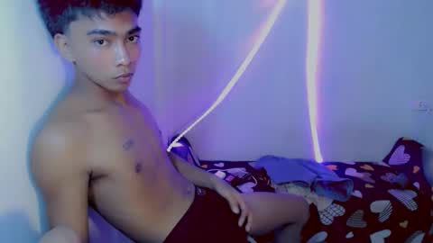 Snapshot of neil_asian69 chatting on 11/08/25, 02:39 neil_asian69 online show from 11/08/25, 02:39