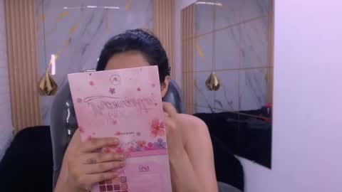 Snapshot of neiti_milk chatting on 12/16/25, 04:17 paula online show from 12/16/25, 04:17