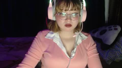 neko_dolly online show from 11/28/25, 01:41