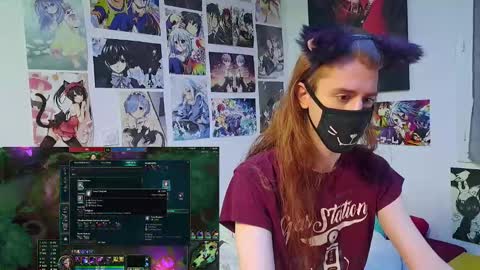 Snapshot of neko_nyaaa chatting on 10/25/25, 12:02 Neko online show from 10/25/25, 12:02