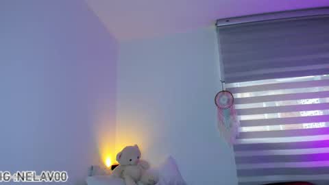 Snapshot of nelav0 chatting on 09/16/25, 10:22 xd online show from 09/16/25, 10:22