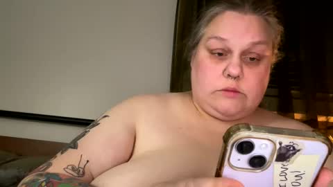 Nellie Atlas online show from 11/17/25, 02:50