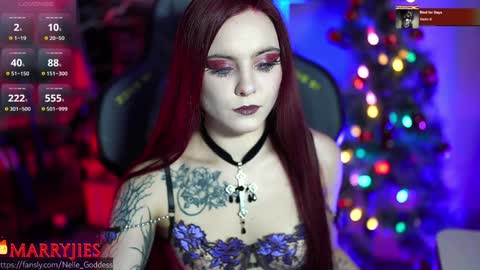 Snapshot of nelle_ chatting on 01/10/25, 09:55    online show from 01/10/25, 09:55