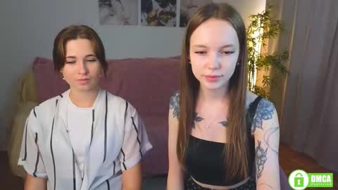 Snapshot of nellie_moans chatting on 10/06/25, 12:35 Nellie online show from 10/06/25, 12:35