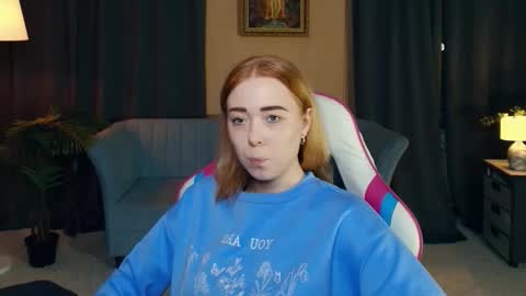 Snapshot of nelliemathers chatting on 12/17/25, 08:48 Nelli online show from 12/17/25, 08:48