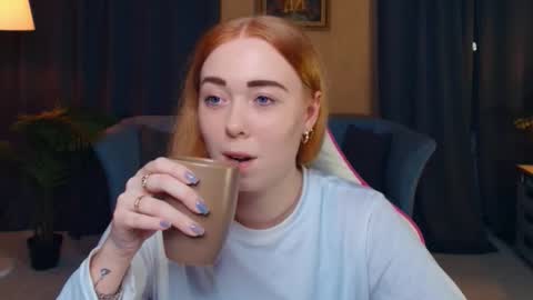 Snapshot of nelliemathers chatting on 12/20/25, 11:45 Nelli online show from 12/20/25, 11:45