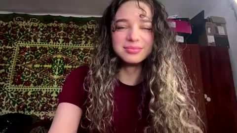 Snapshot of nelliezhu chatting on 04/05/26, 10:45 Angelihee online show from 04/05/26, 10:45