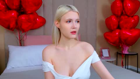 Snapshot of nellloyns chatting on 02/08/26, 05:05 Nelly online show from 02/08/26, 05:05