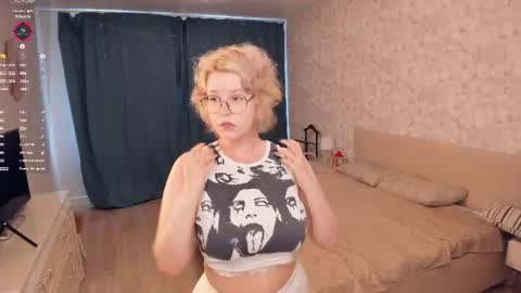 nelly_gloss online show from 06/12/26, 07:40