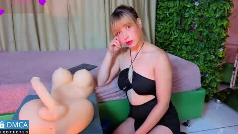 Salome Nena cupcake online show from 04/15/26, 11:50