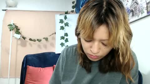 Snapshot of nena_lov chatting on 03/12/25, 04:24 Star online show from 03/12/25, 04:24