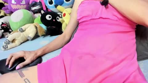 Snapshot of neneriko666 chatting on 02/12/25, 12:05 Ariana Unicorn Pics Videos click Show More online show from 02/12/25, 12:05