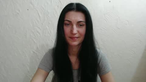 Snapshot of nensyfay_ chatting on 01/10/25, 08:48 Nensy online show from 01/10/25, 08:48