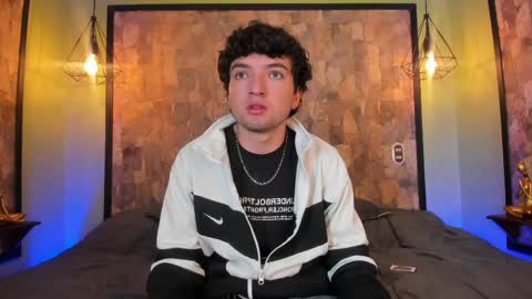 Snapshot of neo_zarek chatting on 05/25/26, 12:11 Zarek online show from 05/25/26, 12:11