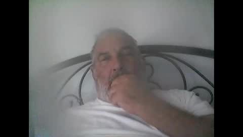 Snapshot of neohiom4f chatting on 10/15/25, 03:34 neohiom4f online show from 10/15/25, 03:34