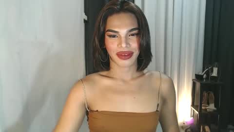 Snapshot of neomi_hardcock chatting on 12/17/25, 11:38 neomi online show from 12/17/25, 11:38