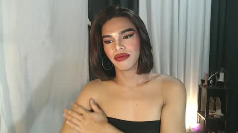 Snapshot of neomi_hardcock chatting on 12/18/25, 06:03 neomi online show from 12/18/25, 06:03