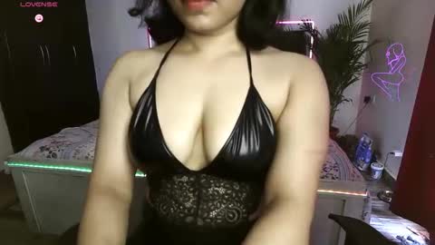 Snapshot of neon_venom chatting on 05/07/26, 08:42 Kashish online show from 05/07/26, 08:42