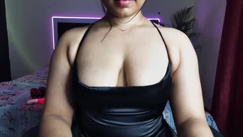 Snapshot of neon_venom chatting on 05/21/26, 07:43 Kashish online show from 05/21/26, 07:43