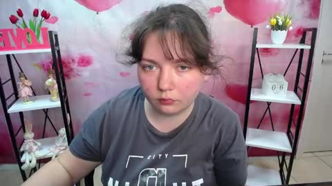 Snapshot of neonilalisova chatting on 05/06/26, 11:04 NeonilaLisova online show from 05/06/26, 11:04