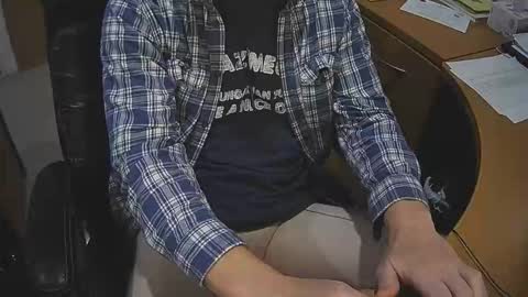 Snapshot of neotee3 chatting on 10/30/25, 07:36 Neotee online show from 10/30/25, 07:36