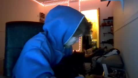nephew_p online show from 04/28/26, 12:31
