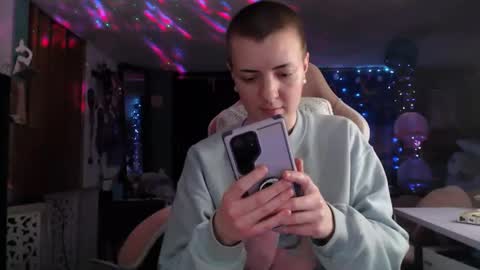 Snapshot of nerdy_squirty chatting on 12/17/24, 09:39 NerdySquirty online show from 12/17/24, 09:39