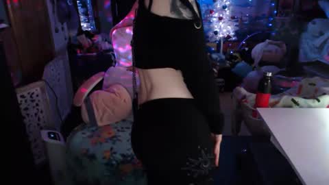 Snapshot of nerdy_squirty chatting on 01/07/25, 08:56 NerdySquirty online show from 01/07/25, 08:56