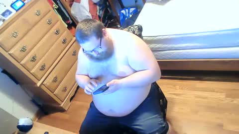 Snapshot of nerdychub4fun chatting on 02/05/25, 10:44 nerdychub4fun online show from 02/05/25, 10:44
