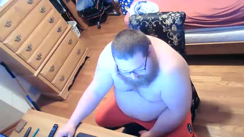 Snapshot of nerdychub4fun chatting on 03/05/25, 10:43 nerdychub4fun online show from 03/05/25, 10:43