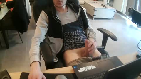 Snapshot of nerosse chatting on 03/04/25, 03:26 nerosse online show from 03/04/25, 03:26