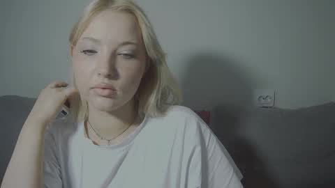 nessa_berry online show from 12/19/25, 12:56