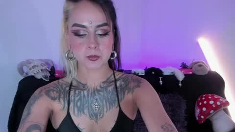 Marie    online show from 04/30/26, 07:42
