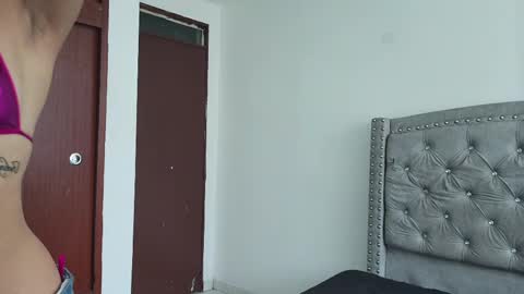 nesuko_kamado online show from 03/04/25, 04:30