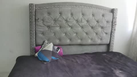 nesuko_kamado online show from 11/12/25, 03:34