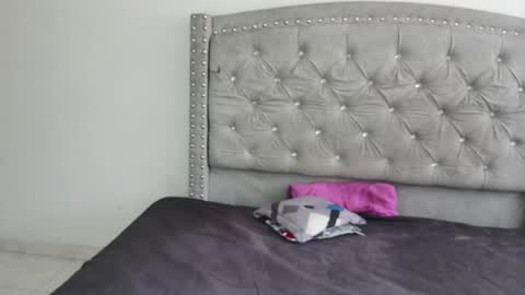 nesuko_kamado online show from 11/21/25, 04:38