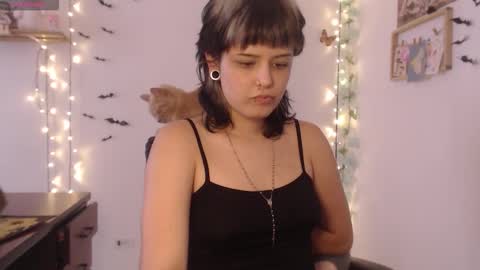 Snapshot of neurotic_witch chatting on 10/16/25, 07:59 Mar online show from 10/16/25, 07:59