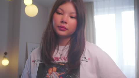 Snapshot of nevahiga chatting on 05/28/26, 12:02 Yuna online show from 05/28/26, 12:02